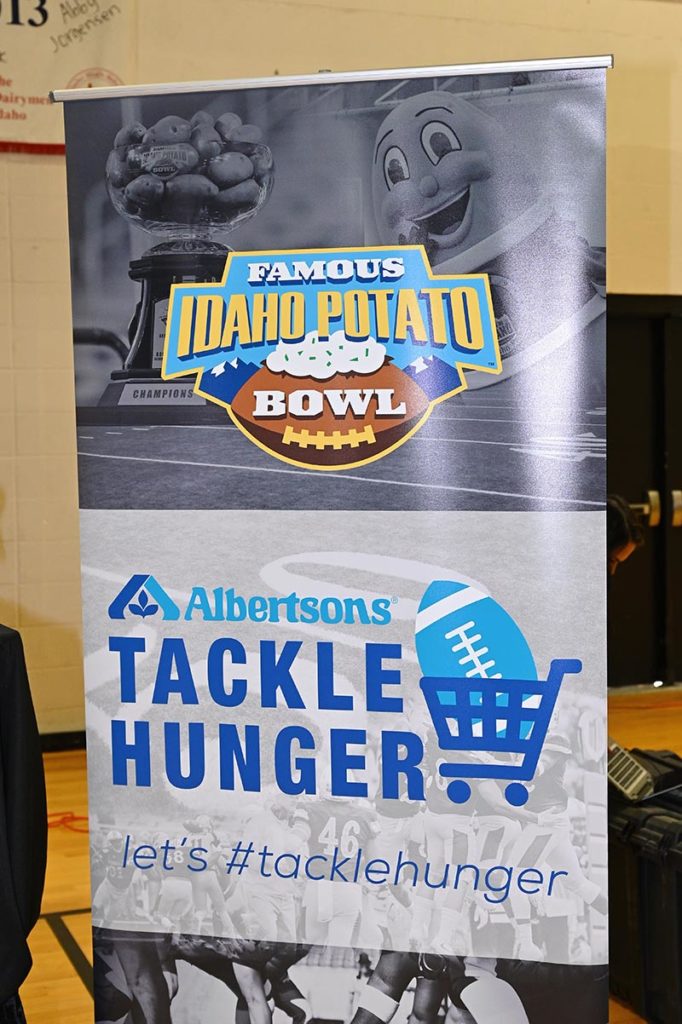 2018 - Albertson's Tackle Hunger - Photo 004
