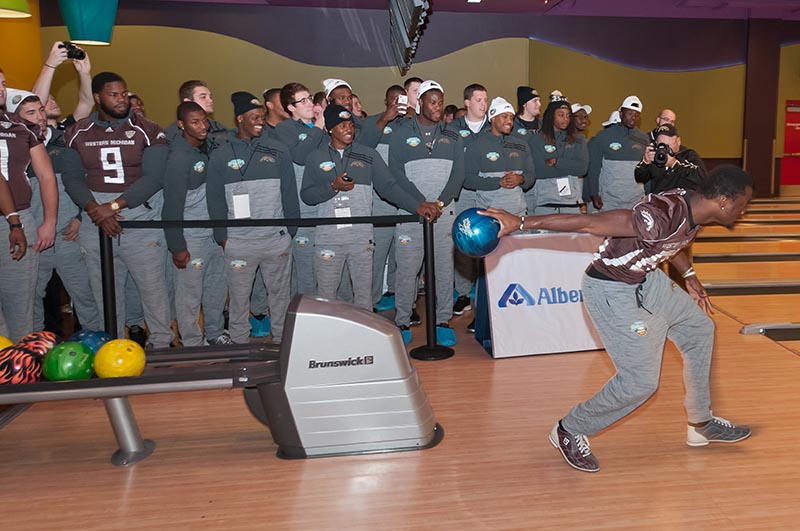 2014 - Bowl For Charity & Team Dinners - Photo 008