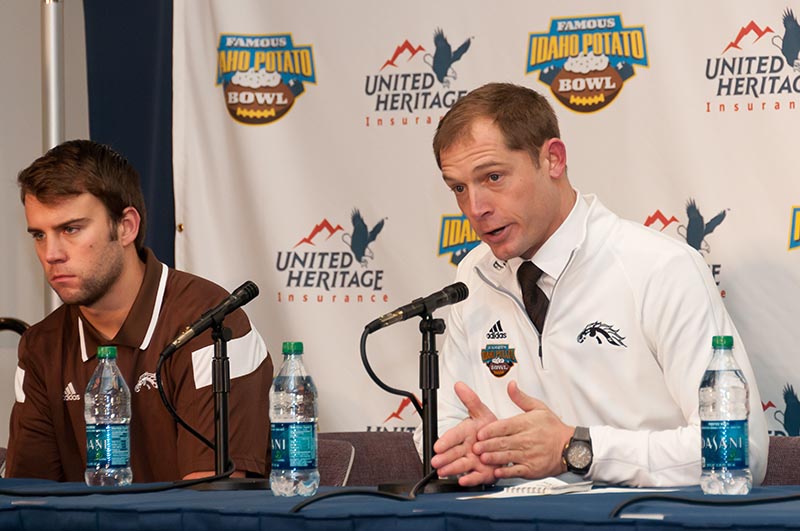 2014 - Post-Game Press Conference - Photo 002
