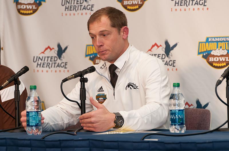 2014 - Post-Game Press Conference - Photo 004